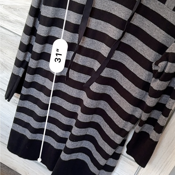 LOFT black & gray striped tunic top with bow neckline on back, EUC - Picture 6 of 7